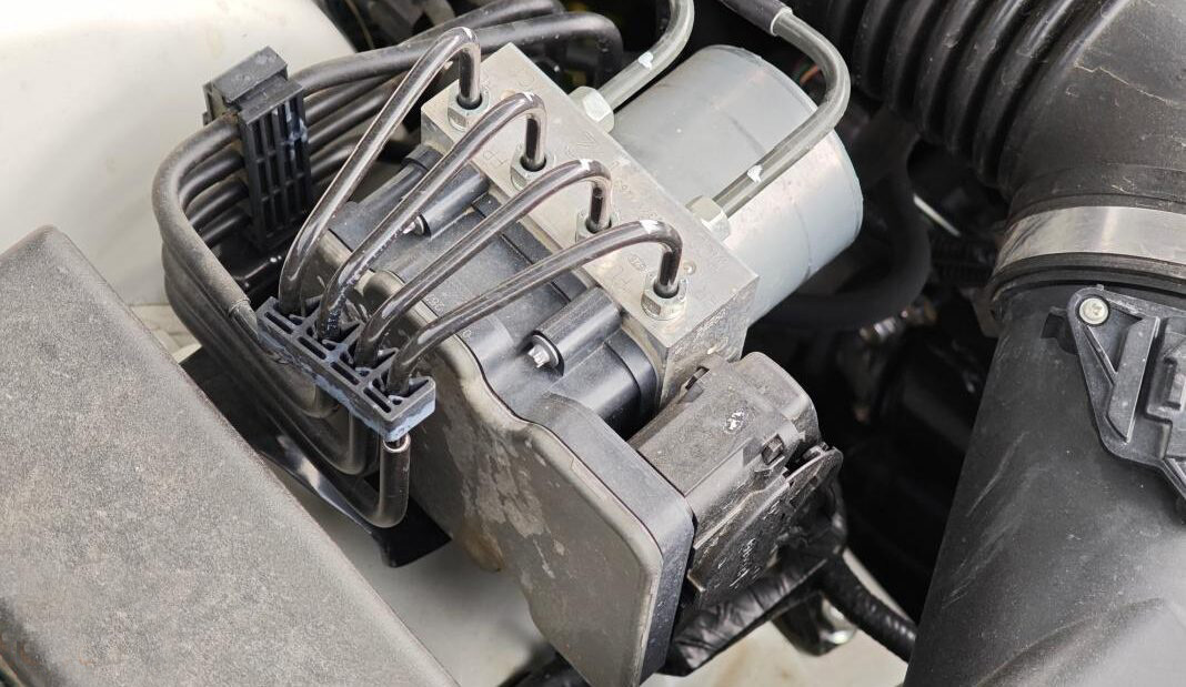 Riparazione moduatore ABS idraulico_